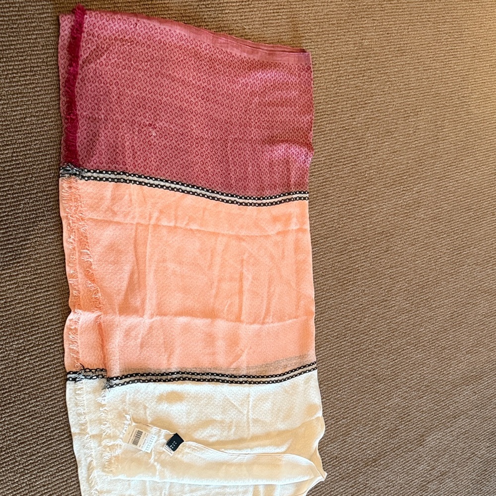 Barneys New York Pink and Cream scarf NWT